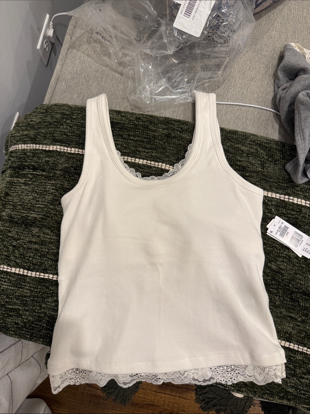 Abercrombie & Fitch White Lace-Trim Ribbed Tank